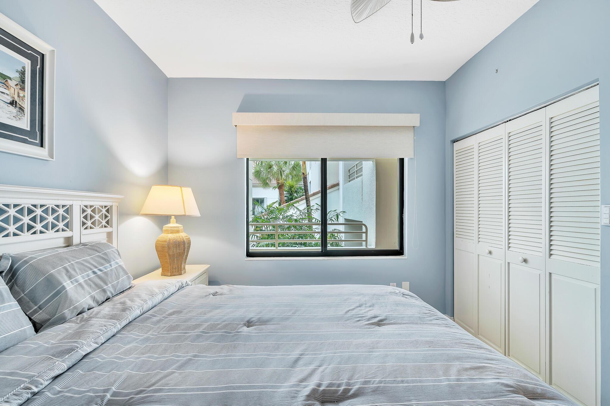 OAK HARBOUR CONDOS - Residential Lease