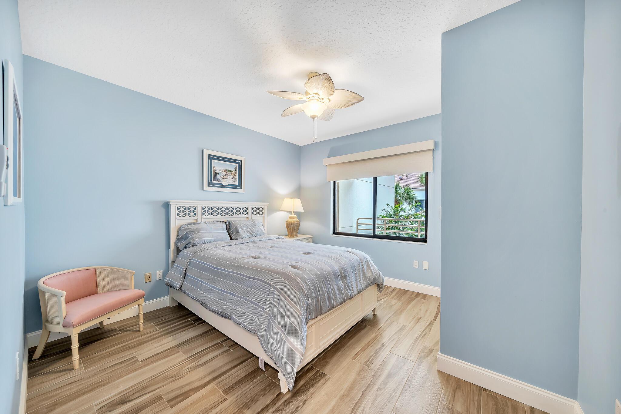 OAK HARBOUR CONDOS - Residential Lease