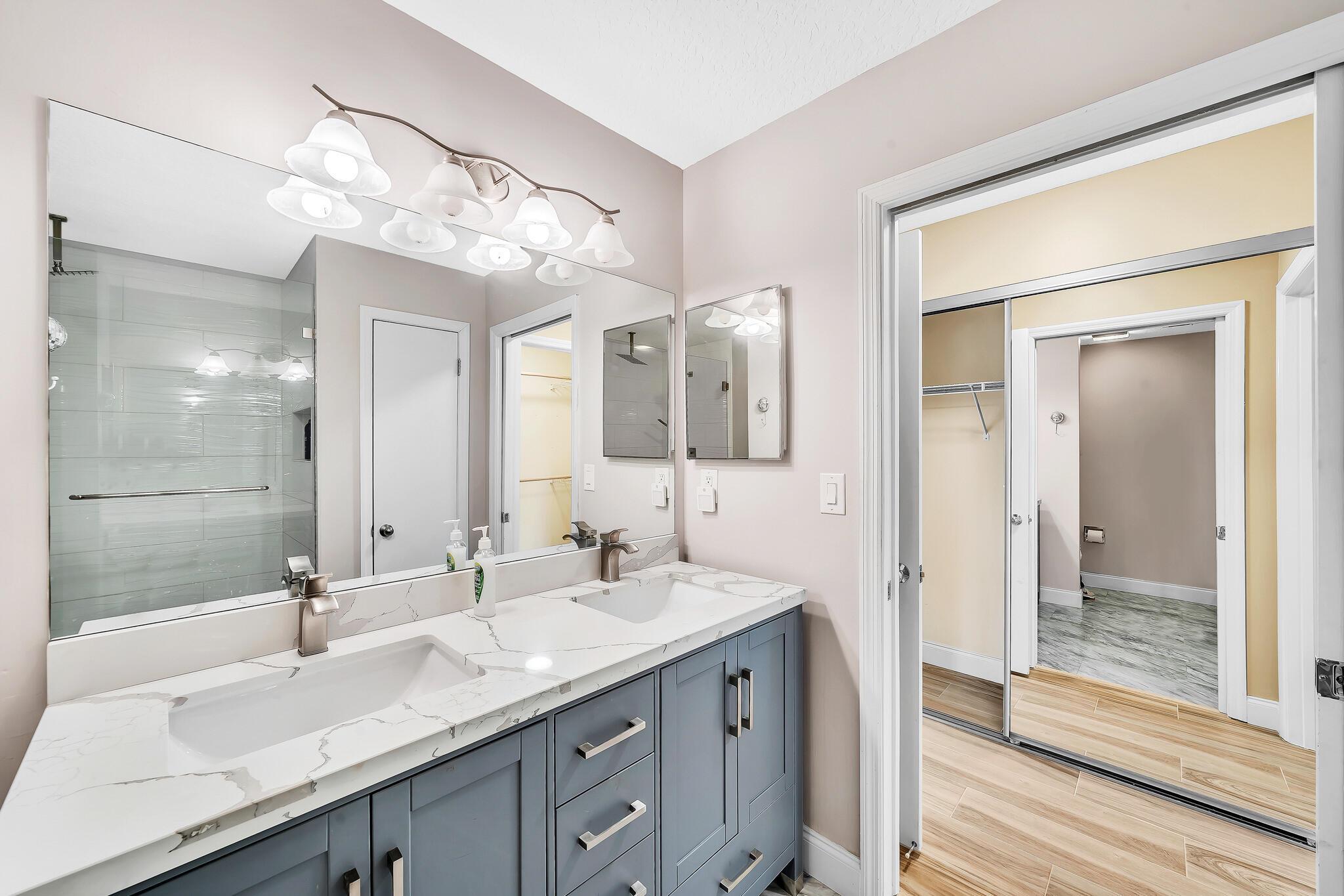 OAK HARBOUR CONDOS - Residential Lease