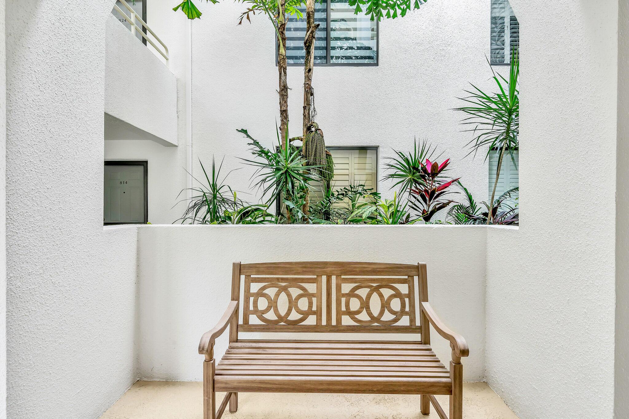 OAK HARBOUR CONDOS - Residential Lease