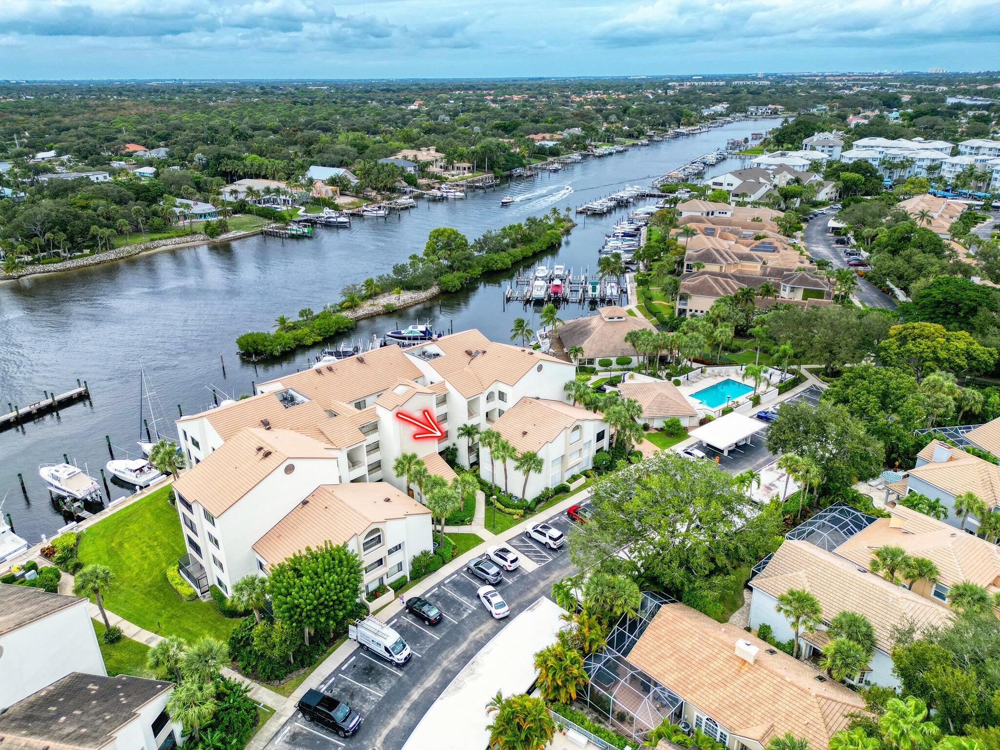 OAK HARBOUR CONDOS - Residential Lease