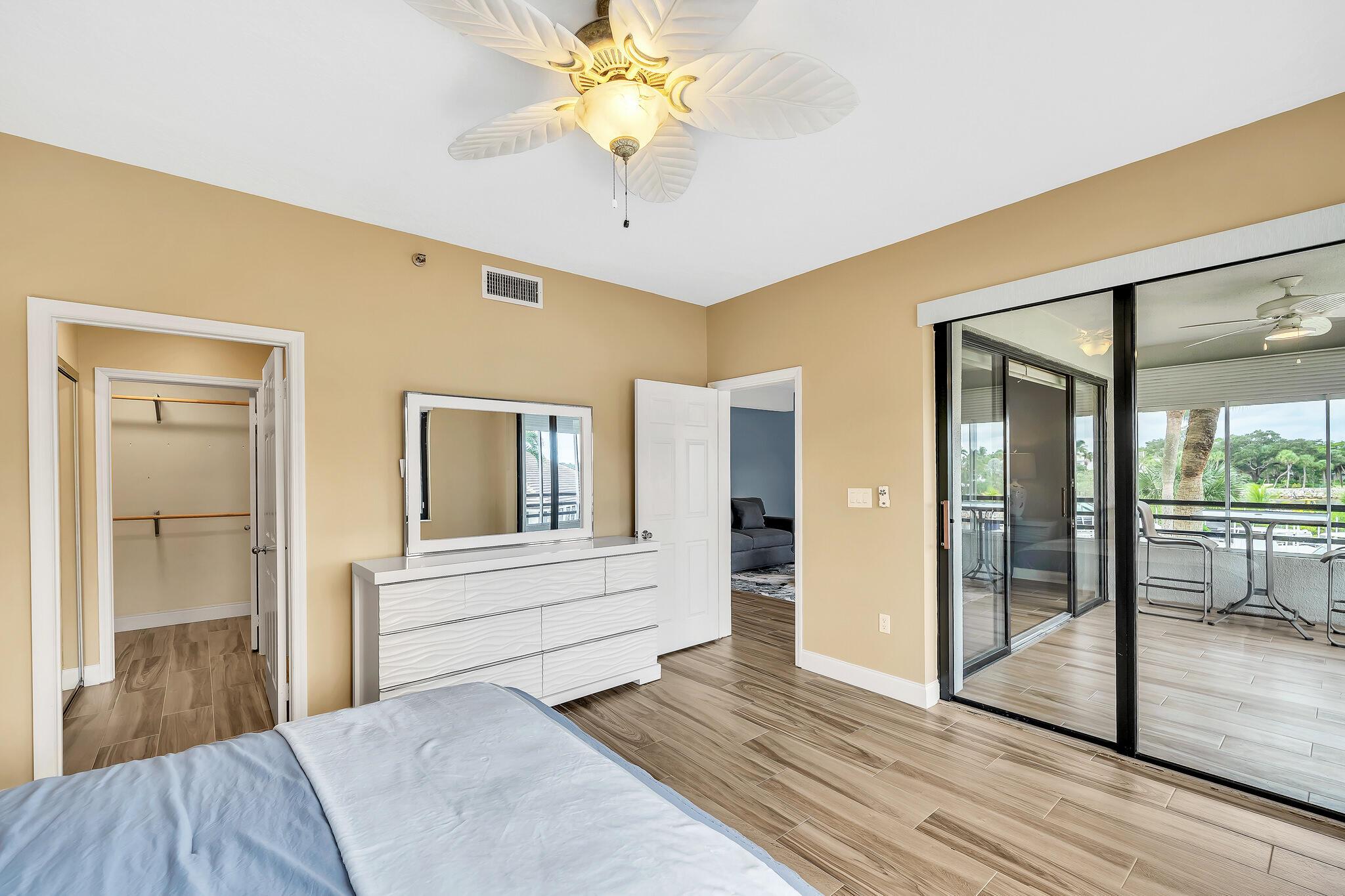 OAK HARBOUR CONDOS - Residential Lease