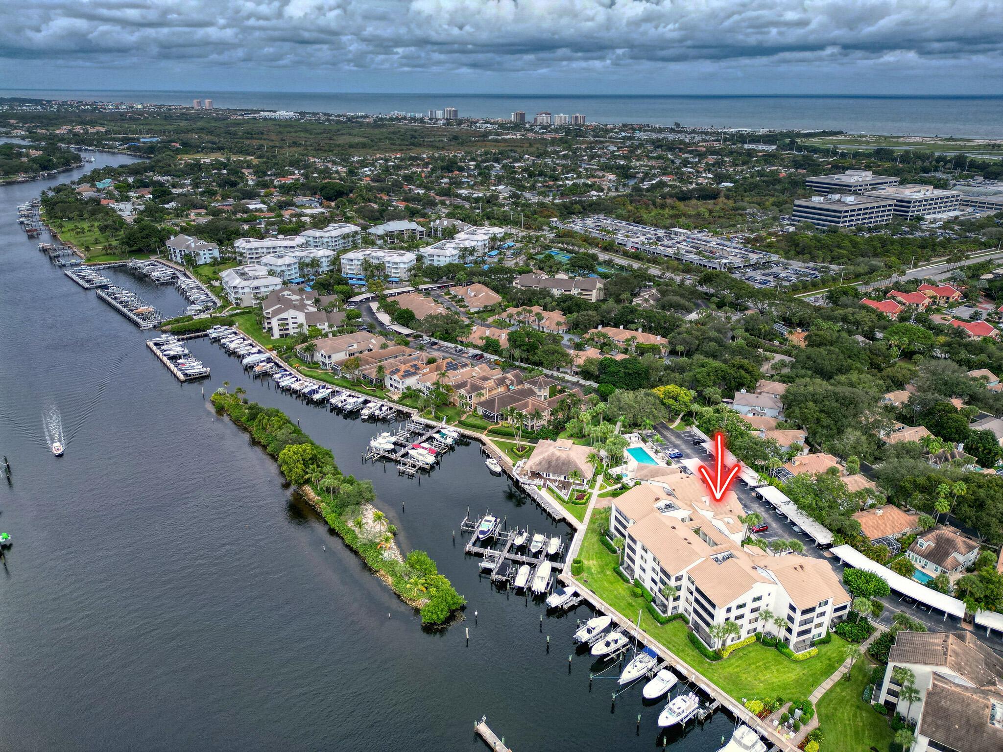 OAK HARBOUR CONDOS - Residential Lease