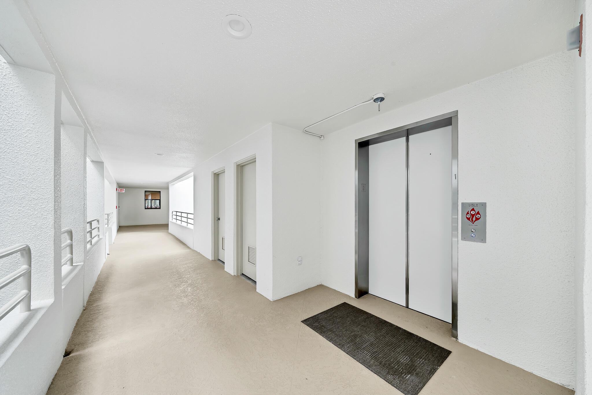 OAK HARBOUR CONDOS - Residential Lease