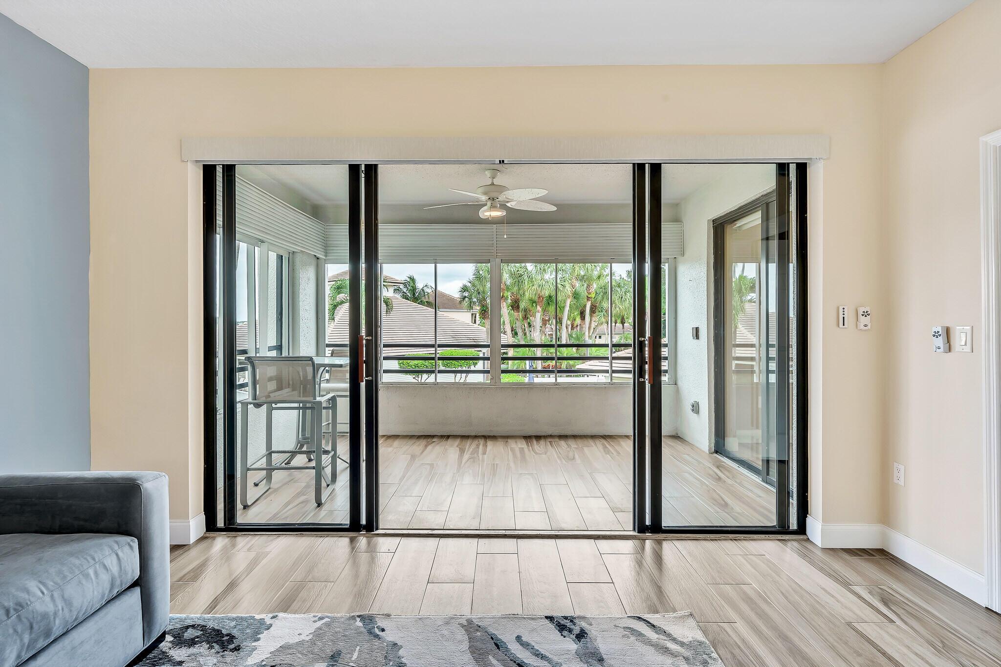 OAK HARBOUR CONDOS - Residential Lease