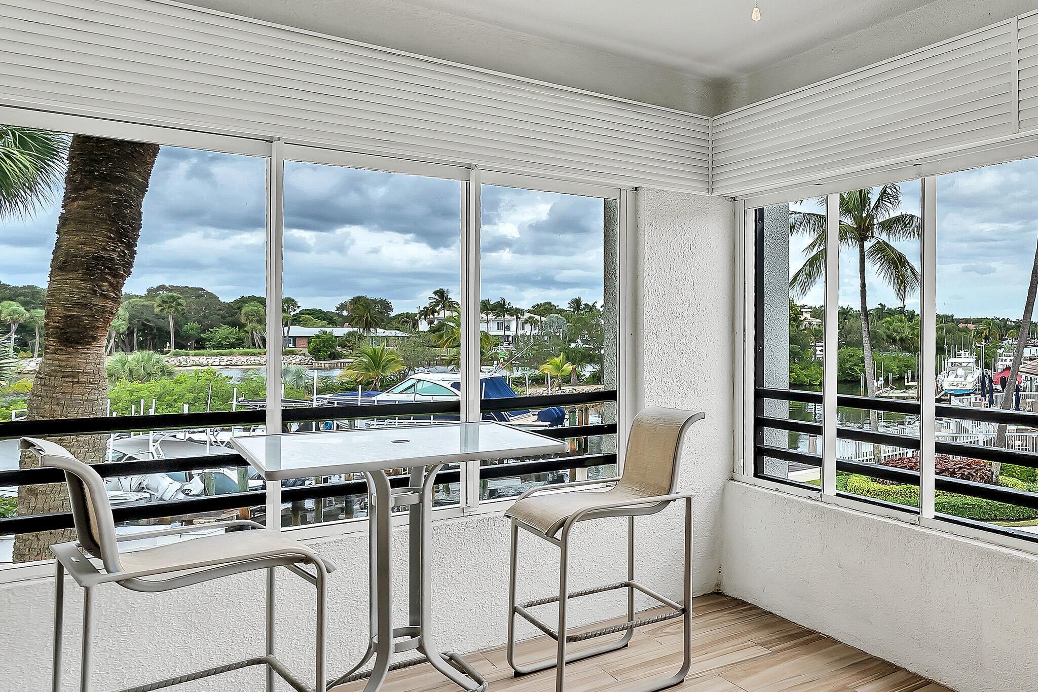 OAK HARBOUR CONDOS - Residential Lease