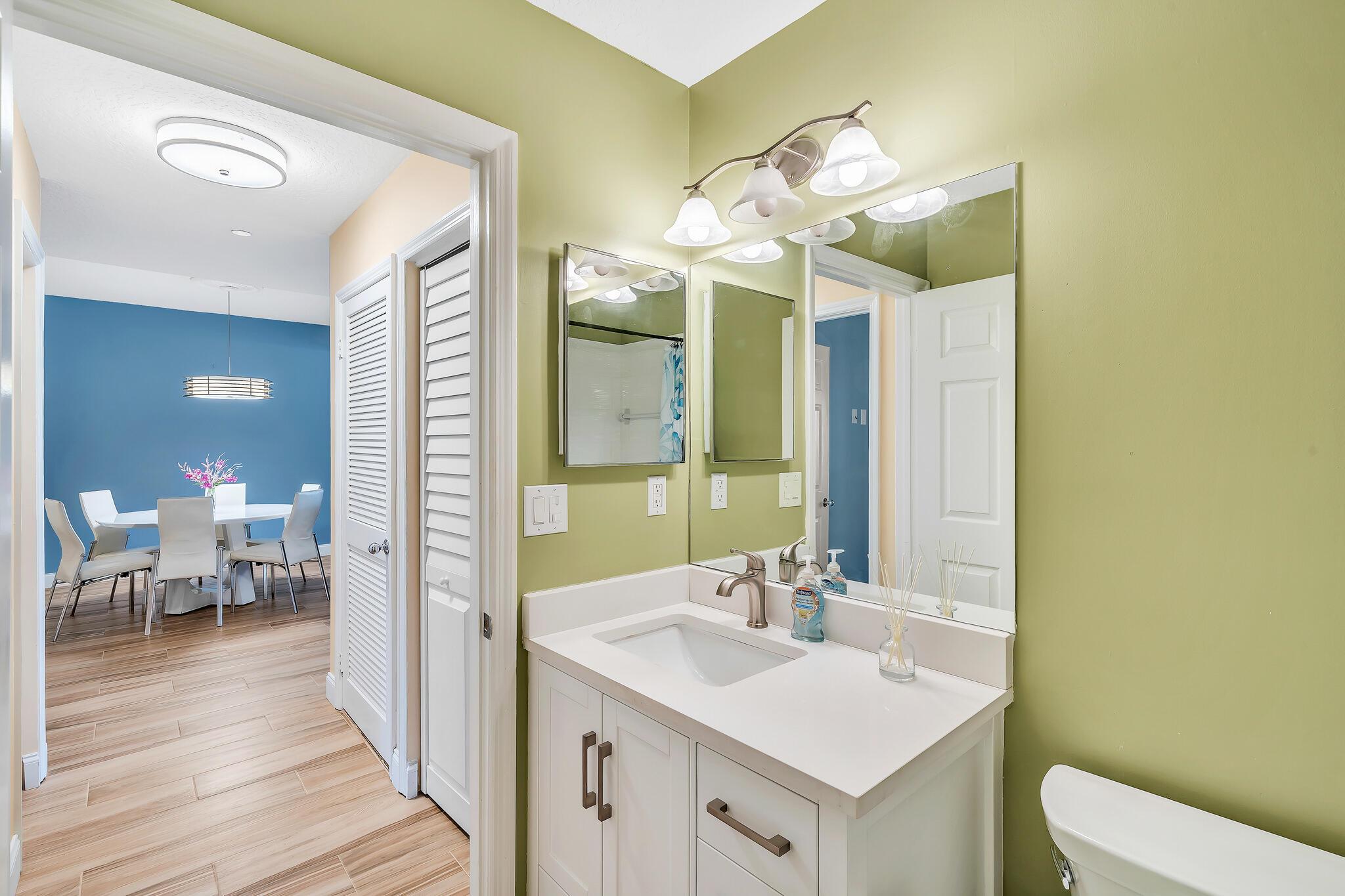 OAK HARBOUR CONDOS - Residential Lease