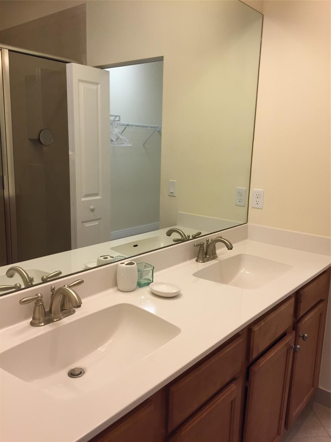 Sawgrass Lakes 154-2 B - Residential Lease