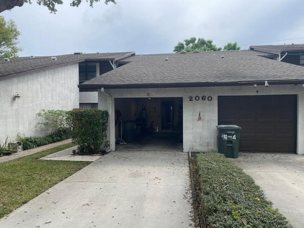 Photo of 2060 Colonial Road #G-3, Fort Pierce, FL 34950 (MLS # R10966387)