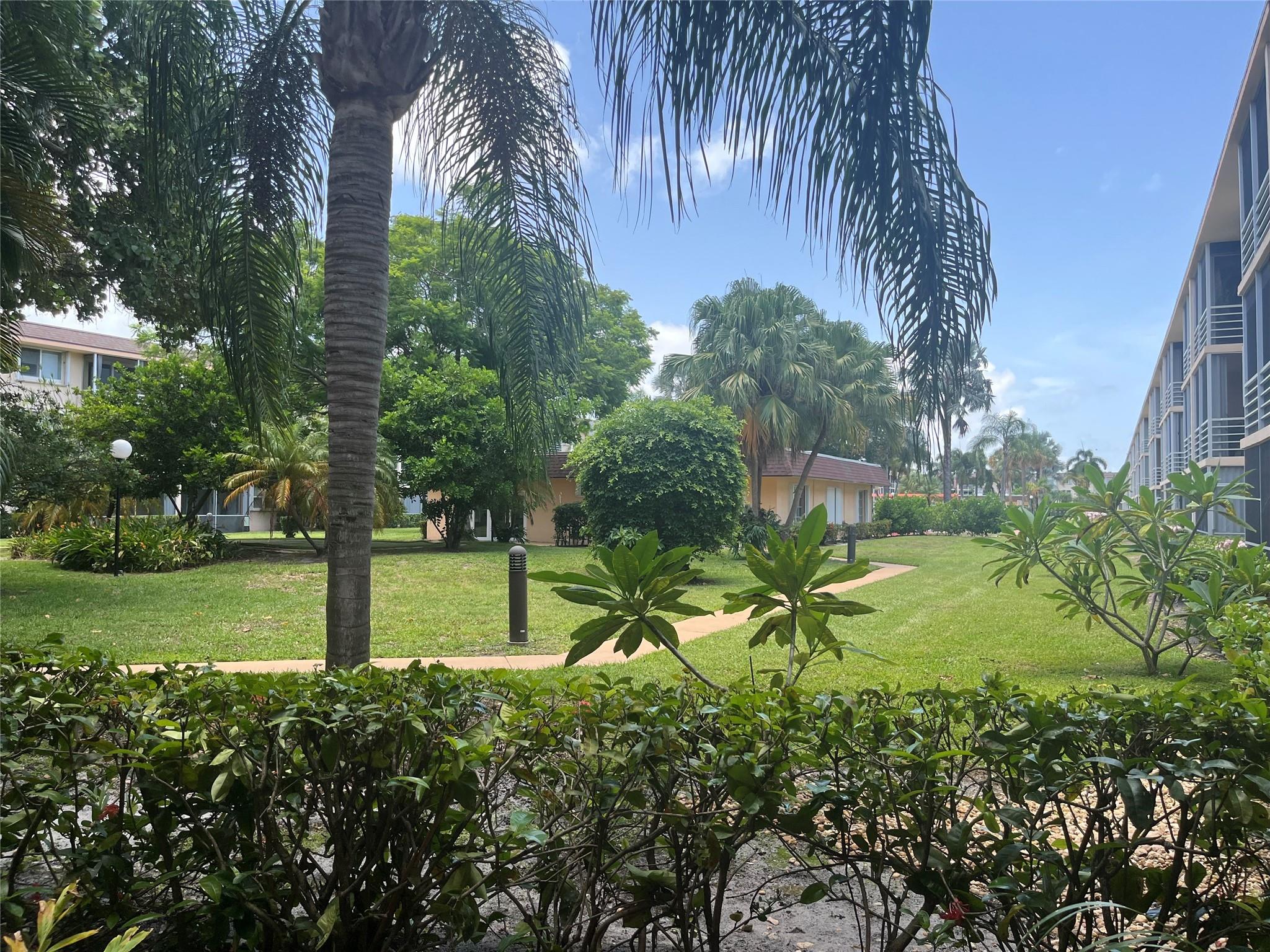 Lighthouse Point Plaza Co - Residential Lease