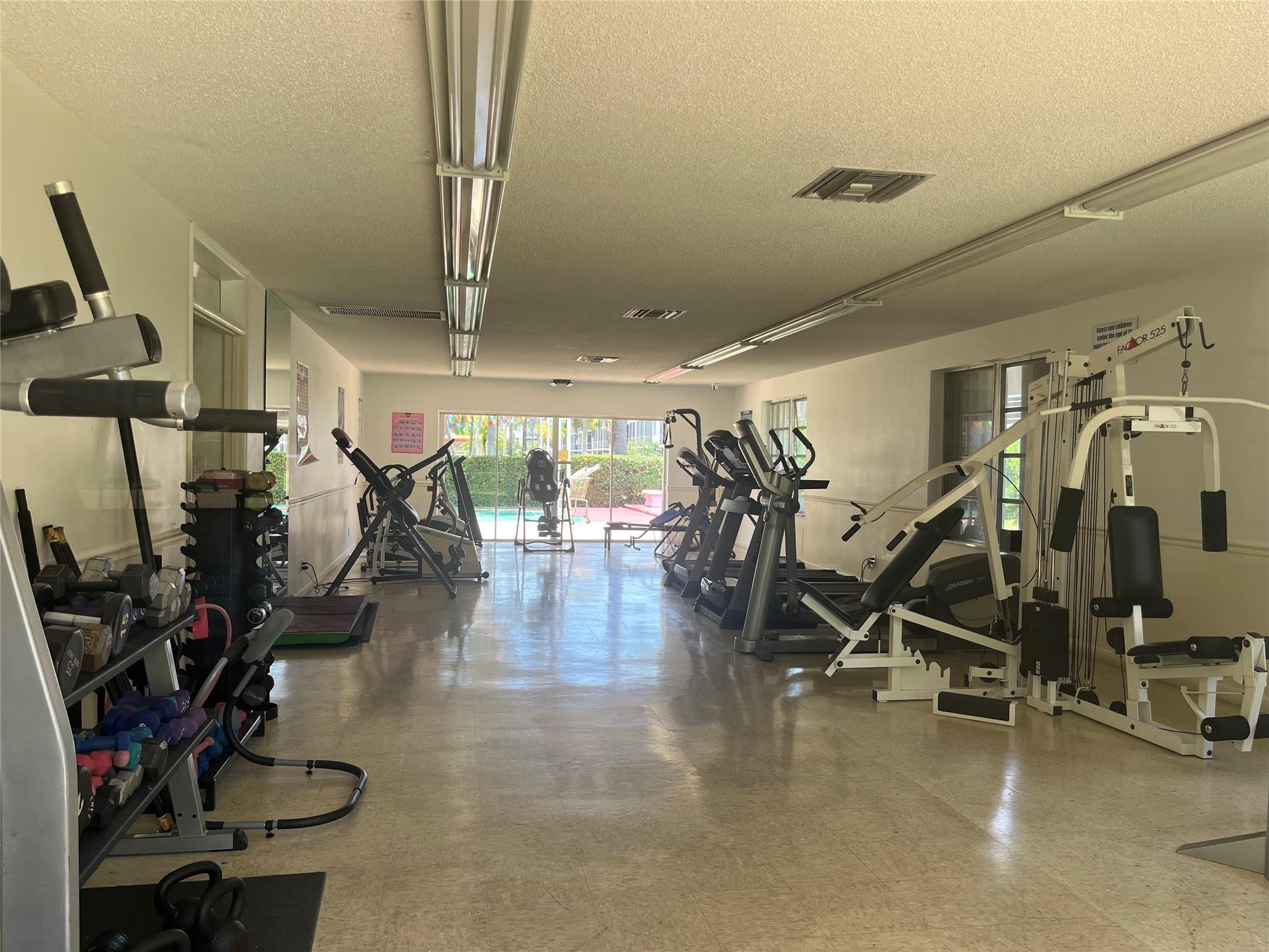 Lighthouse Point Plaza Co - Residential Lease