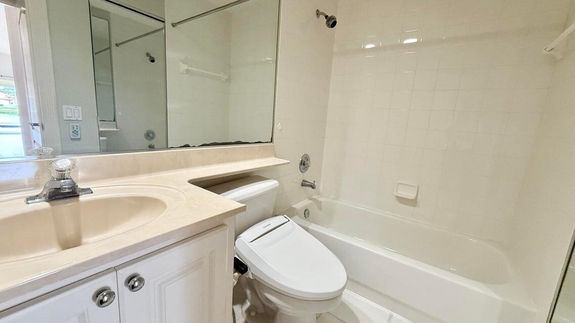Riverwalk - Residential Lease