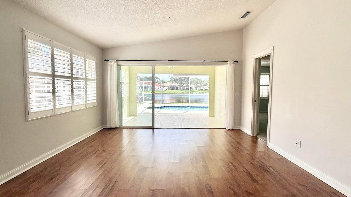 Riverwalk - Residential Lease