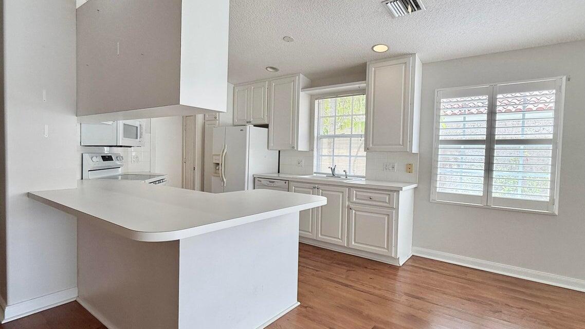 Riverwalk - Residential Lease