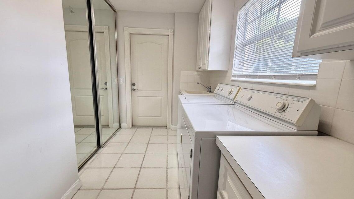 Riverwalk - Residential Lease