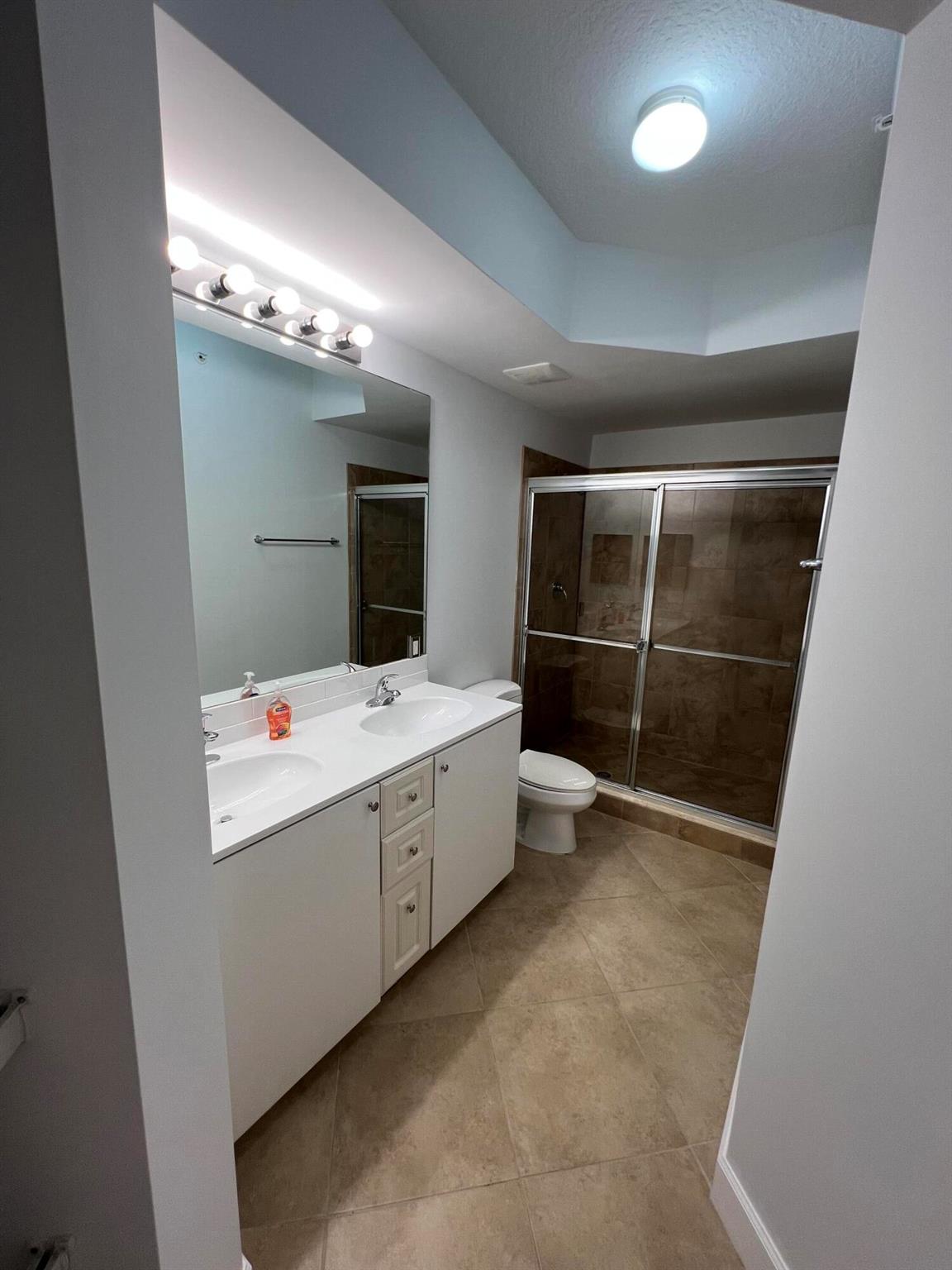 VIZCAYA LAKES CONDO - Residential