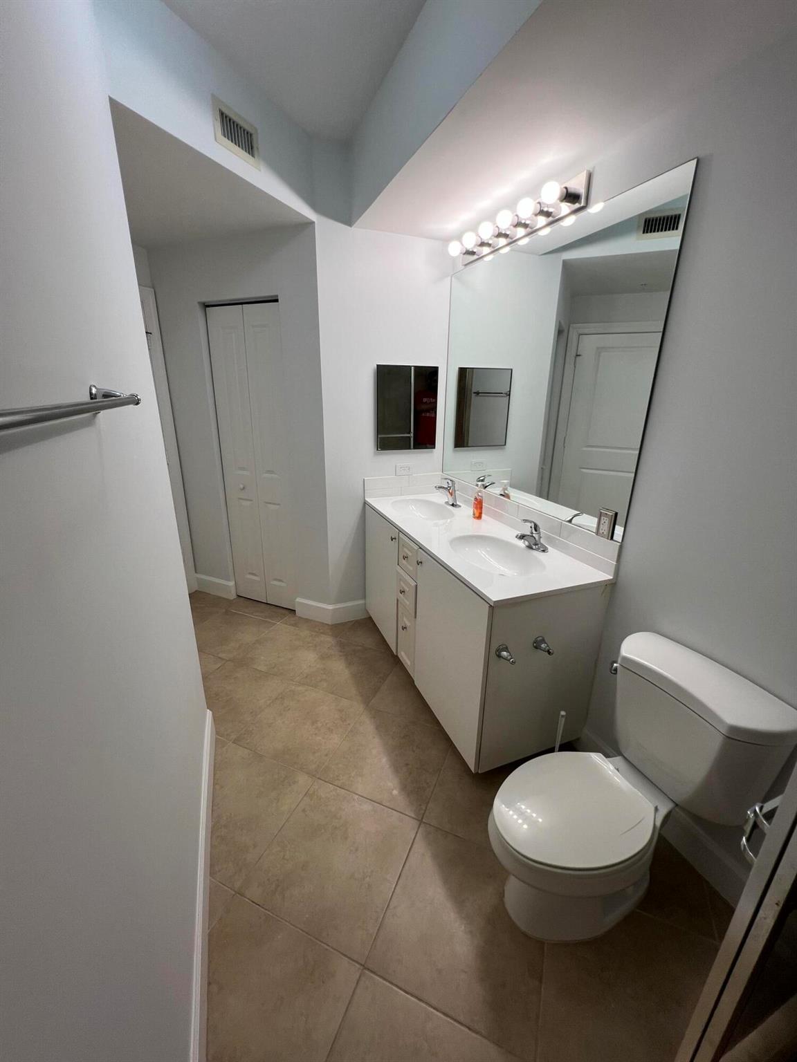 VIZCAYA LAKES CONDO - Residential