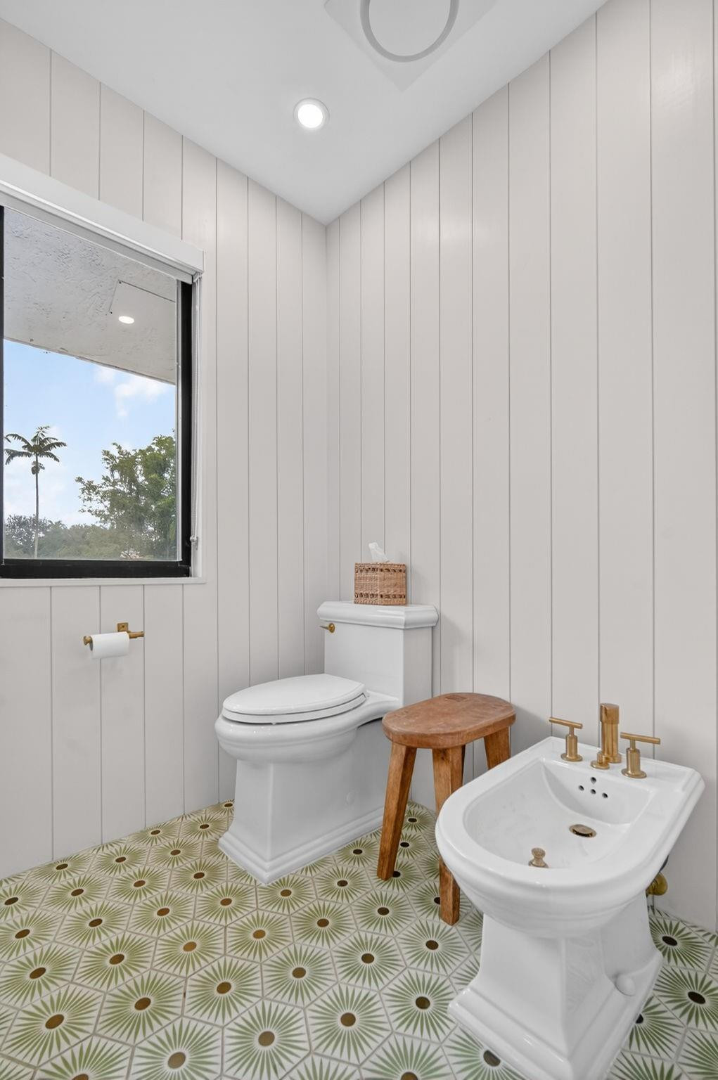 OAK POINT - Residential