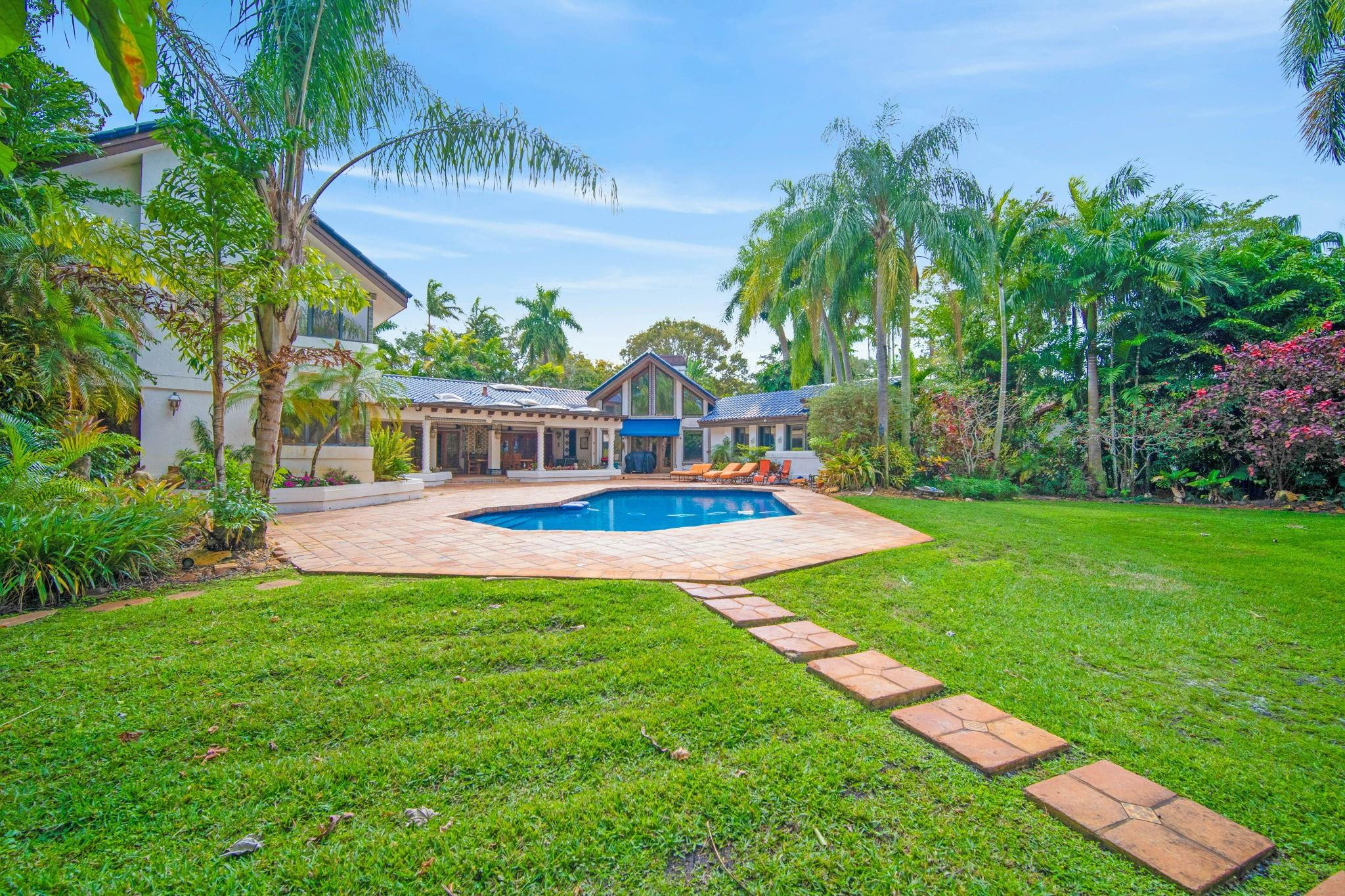 OAK POINT - Residential