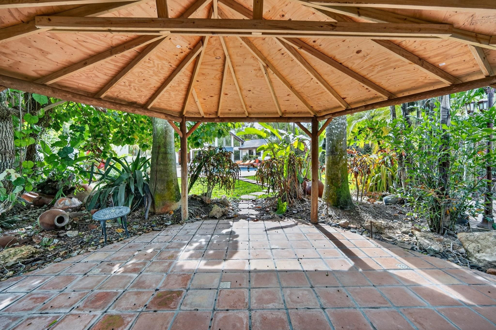 OAK POINT - Residential