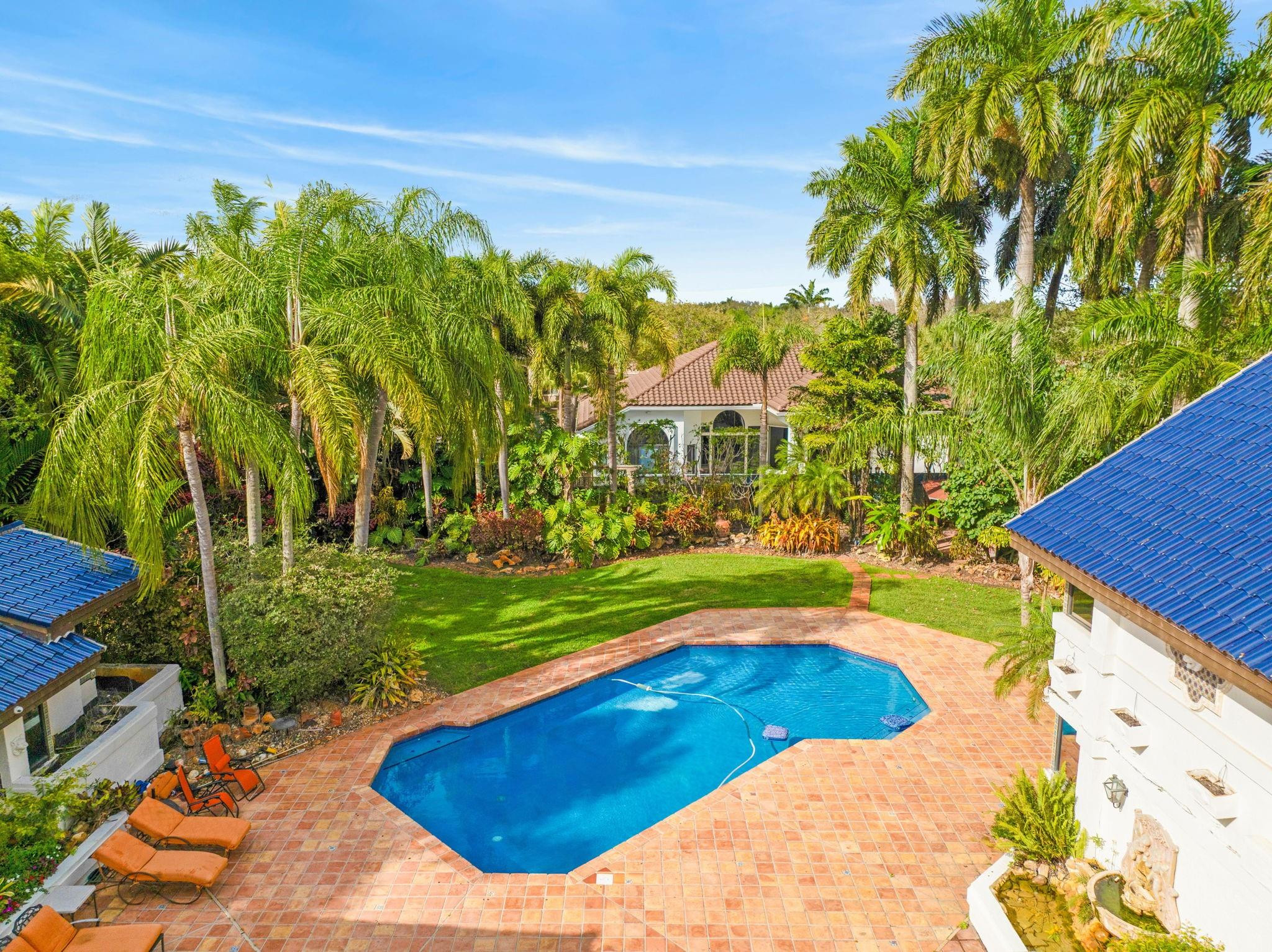 OAK POINT - Residential