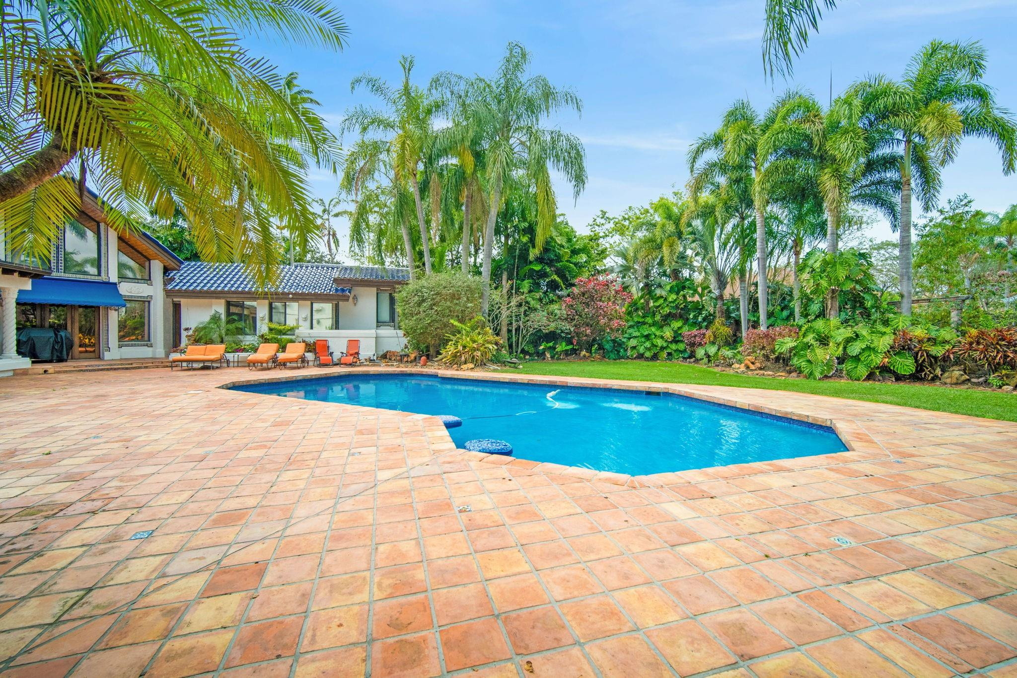 OAK POINT - Residential