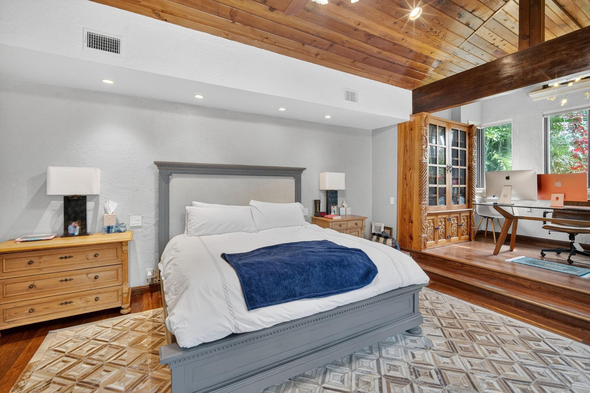 OAK POINT - Residential