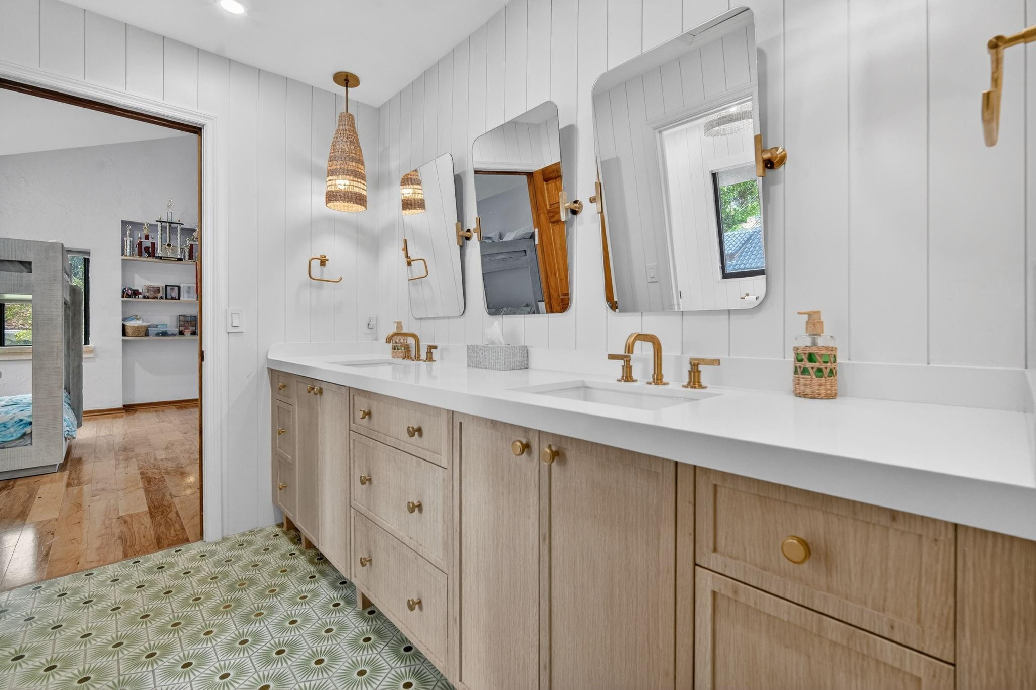 OAK POINT - Residential