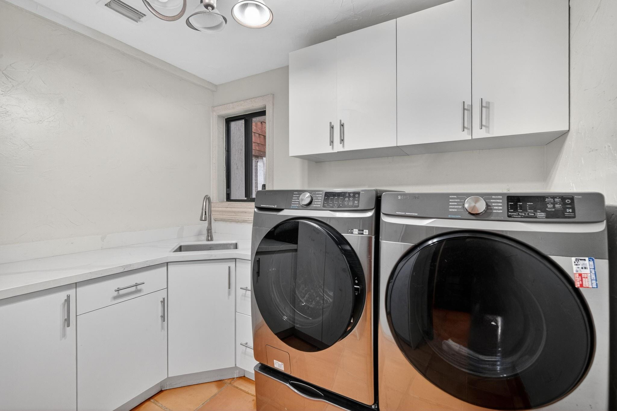 OAK POINT - Residential