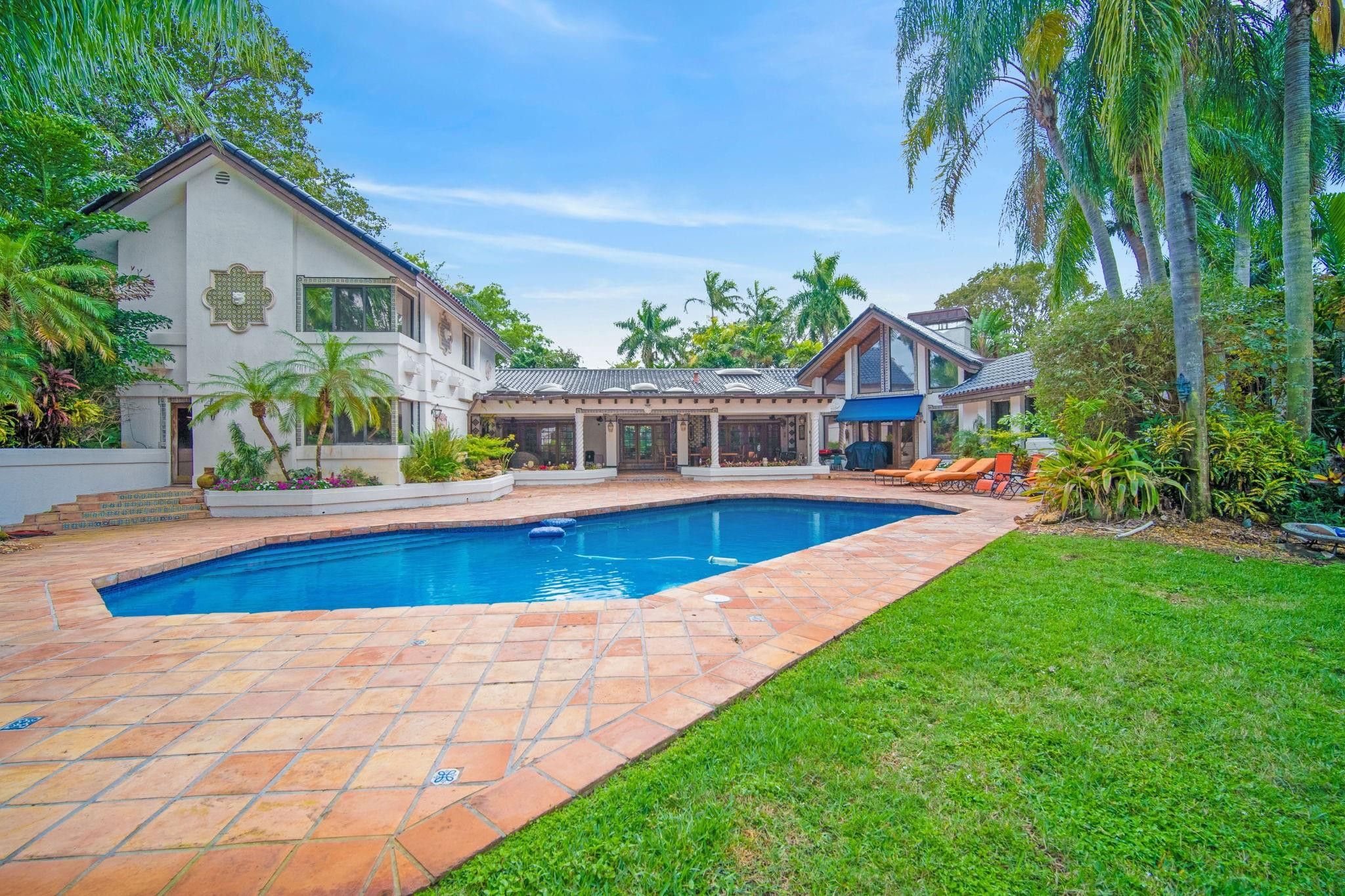 OAK POINT - Residential