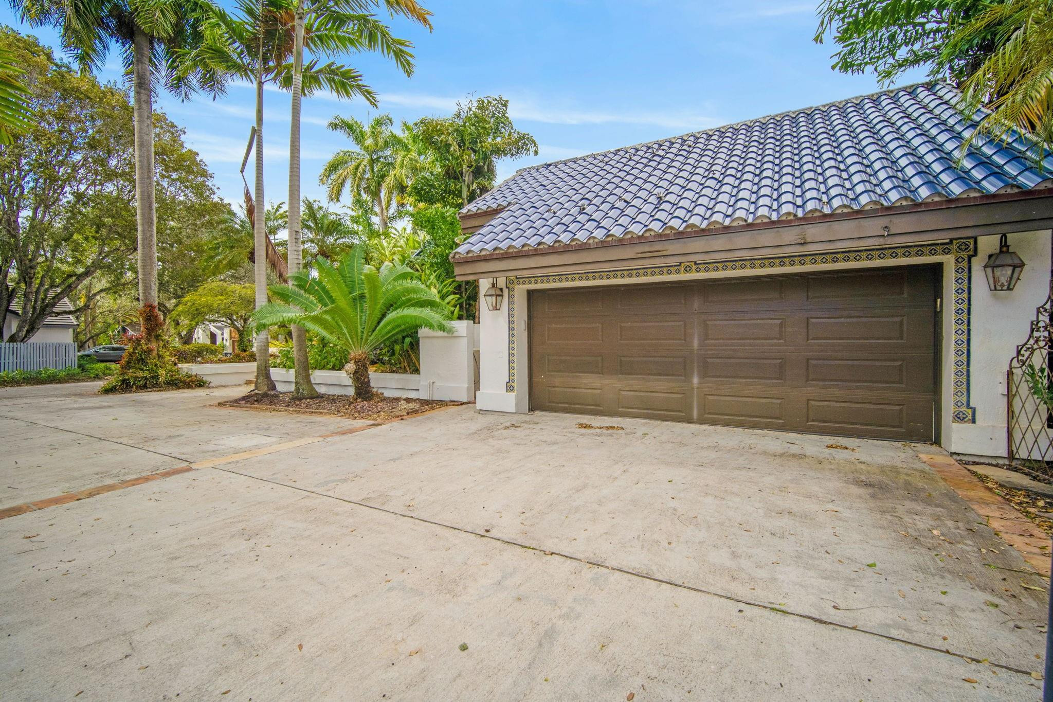 OAK POINT - Residential