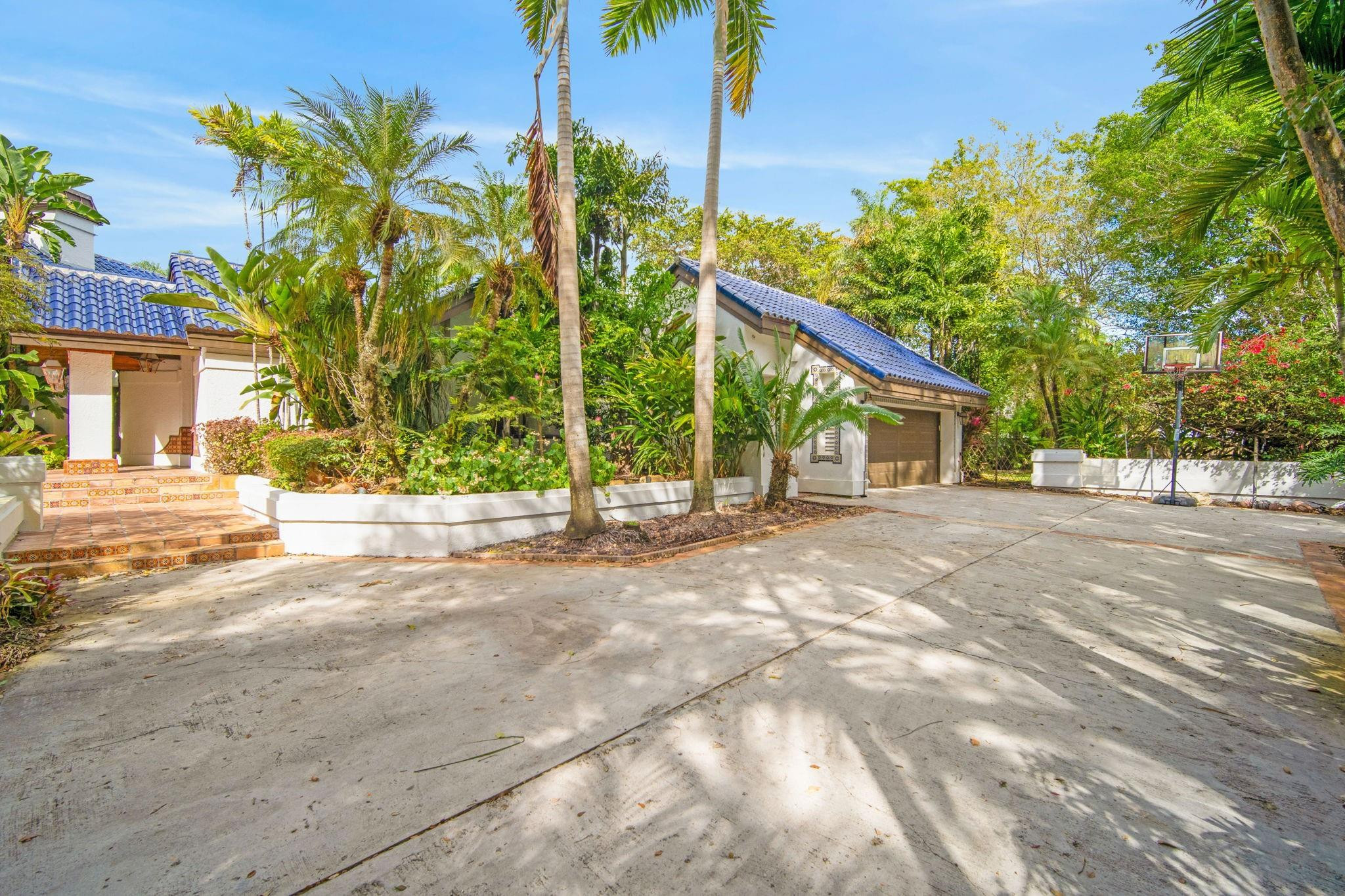 OAK POINT - Residential