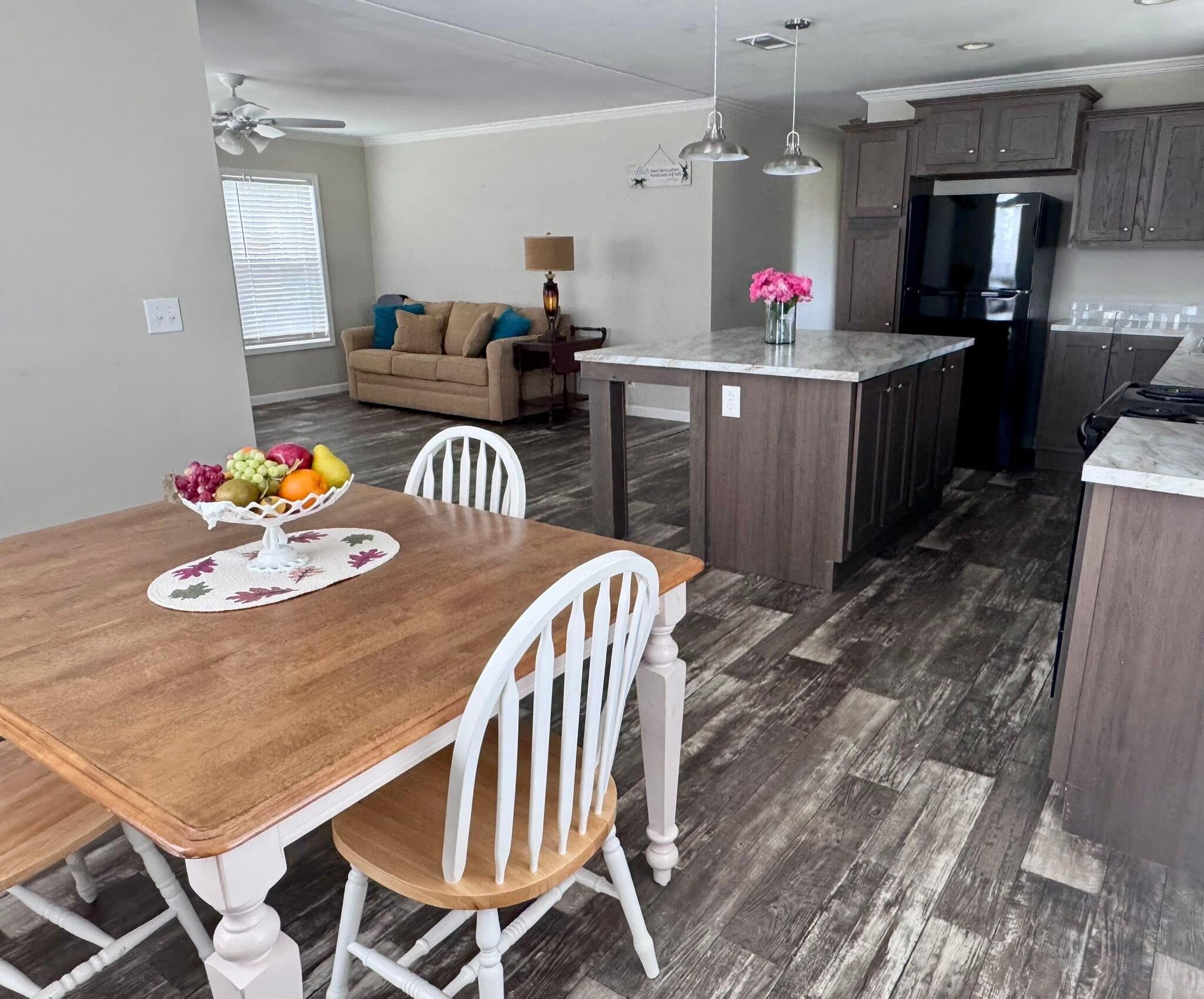 SANDHILL SHORES - Residential