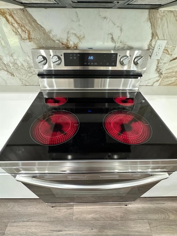 LAS PALMAS - Residential Lease