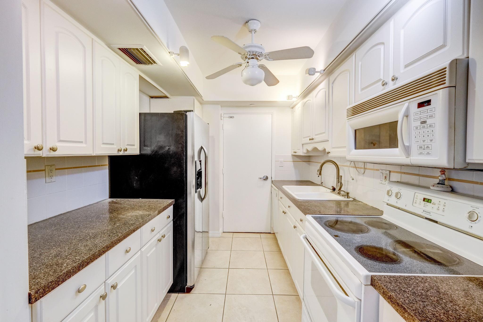 CORAL RIDGE TOWERS EAST - Residential