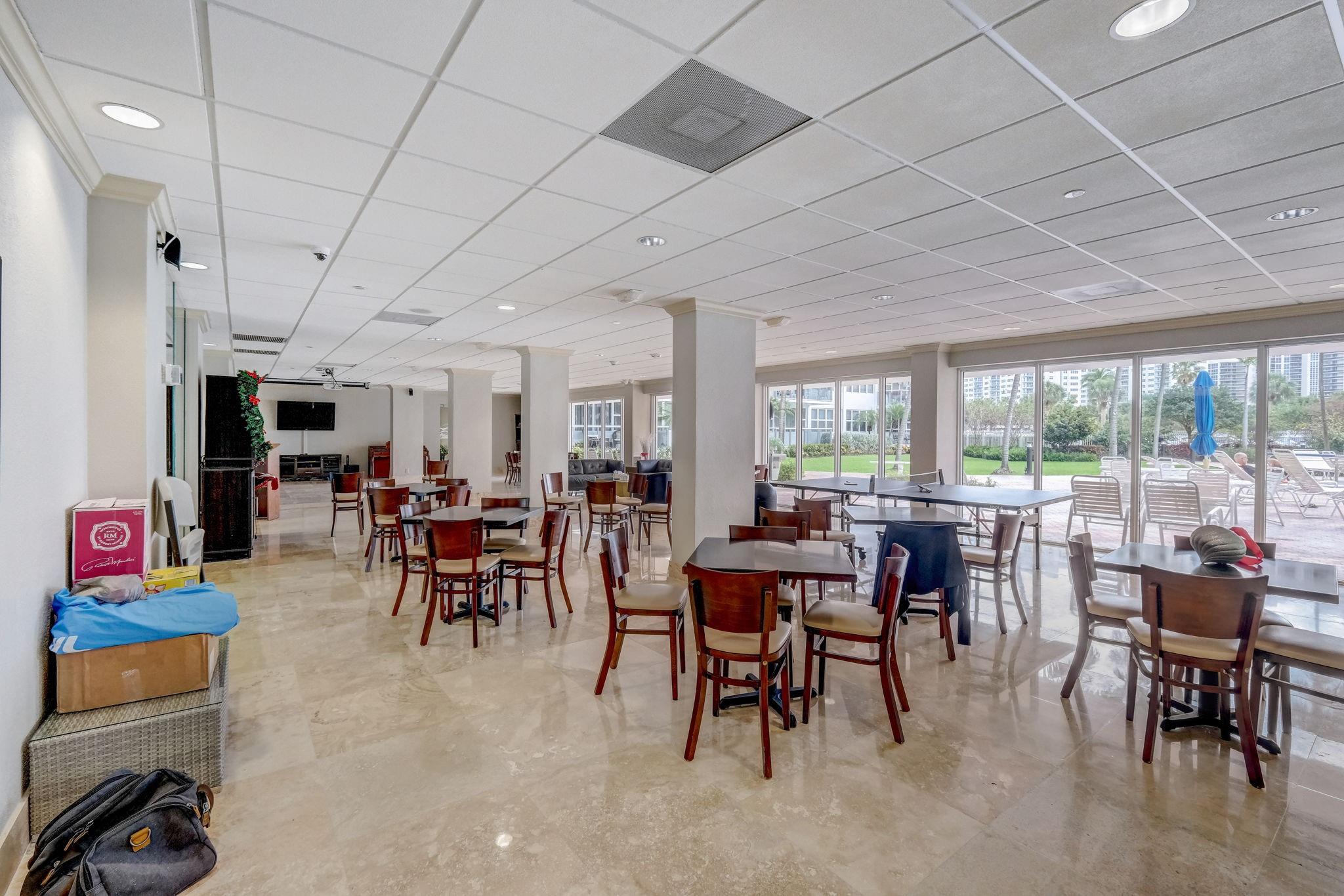 CORAL RIDGE TOWERS EAST - Residential