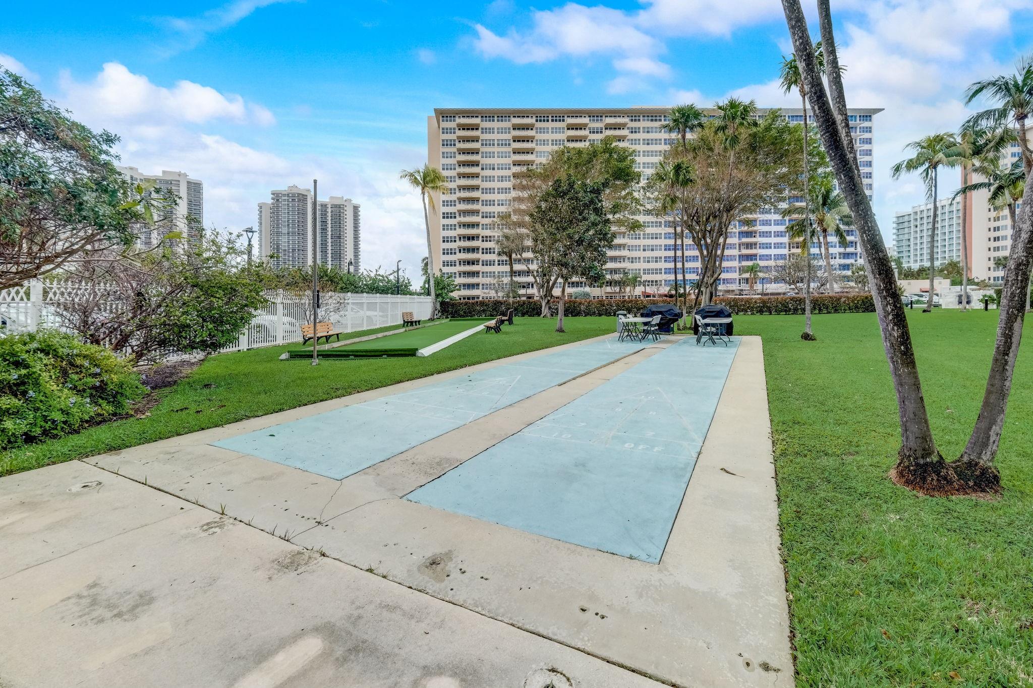 CORAL RIDGE TOWERS EAST - Residential