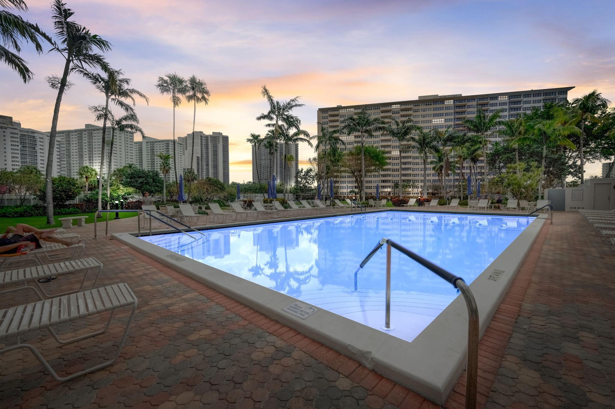 CORAL RIDGE TOWERS EAST - Residential