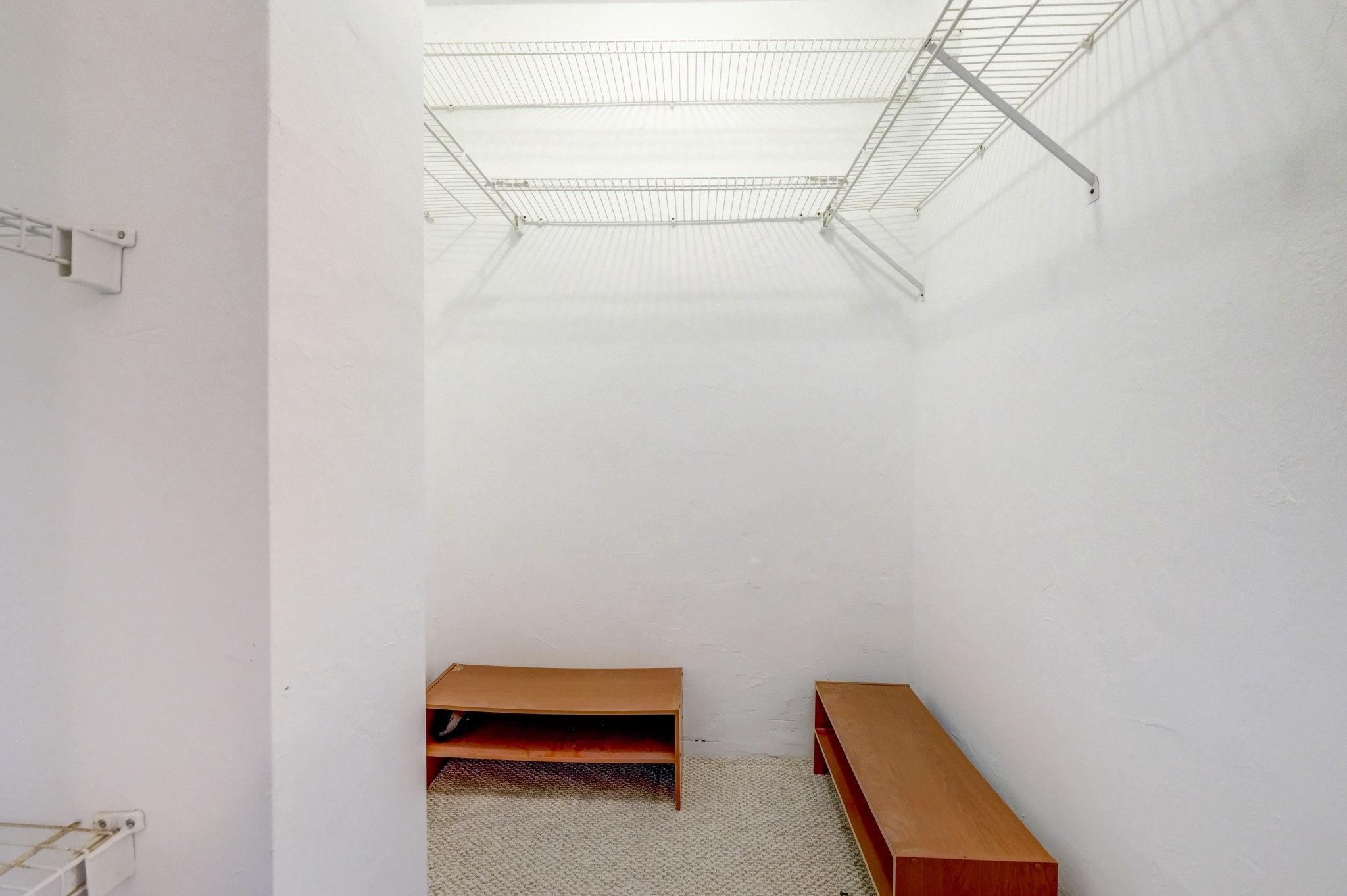 CORAL RIDGE TOWERS EAST - Residential