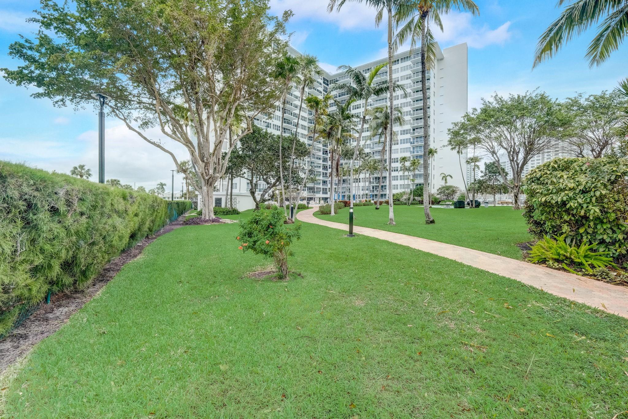 CORAL RIDGE TOWERS EAST - Residential