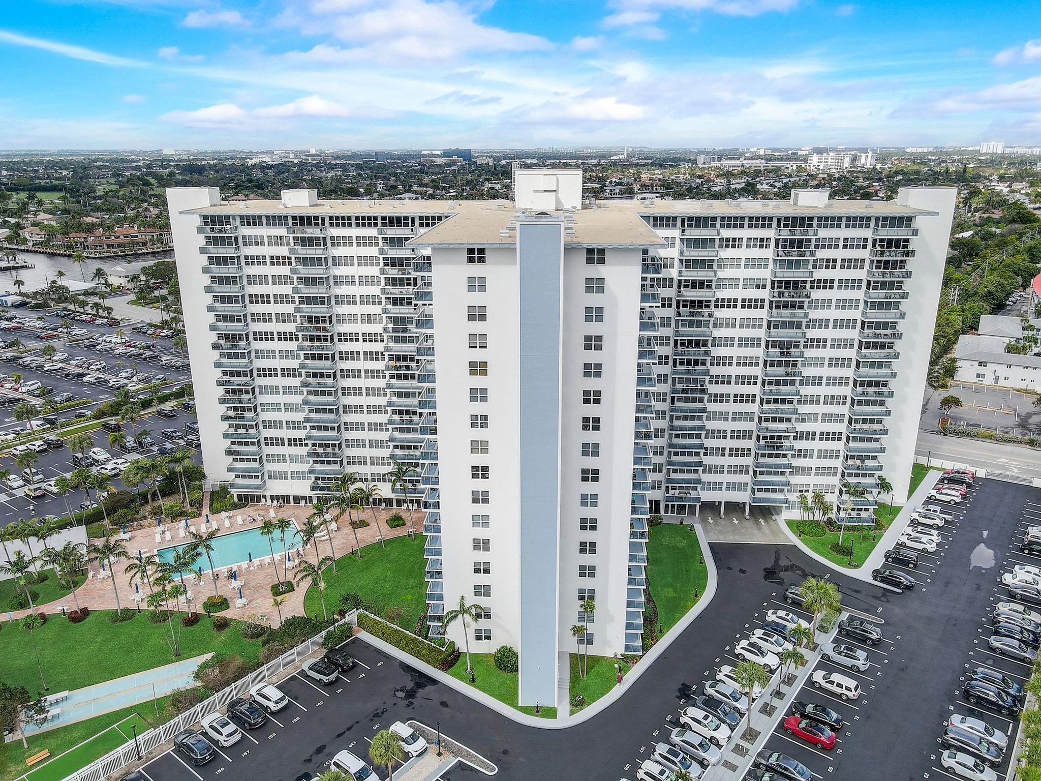 CORAL RIDGE TOWERS EAST - Residential