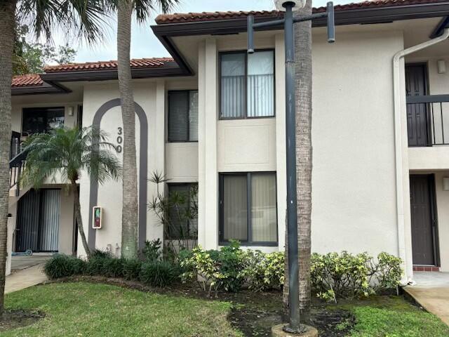 Looking for East Boca Location close to beaches and shopping and with A rated schools. Enjoy this 2 bedroom 2 bath unit with laminate flooring throughout. Walk in closet and screened in balcony. Updated kitchen and full size washer and dryer. No rental restrictions. Low HOA fees and no assessments. This is the perfect place to call home or an ideal investment property taking advantage of Boca Raton's highly sought active and profitable rental market.