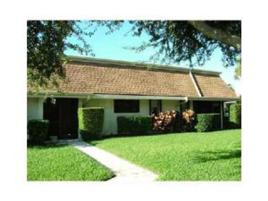 Nicely appointed villa in Indian Creek. Enclosed porch. Full sized washer and dryer in oversized laundry room. Spacious rooms and storage. Updated kitchen. Location is convenient to restaurants, shopping, I95 and the turnpike. Indian Creek golf course is a public course and located in close proximity. This is the real deal....don't miss this buy. Easy to show!