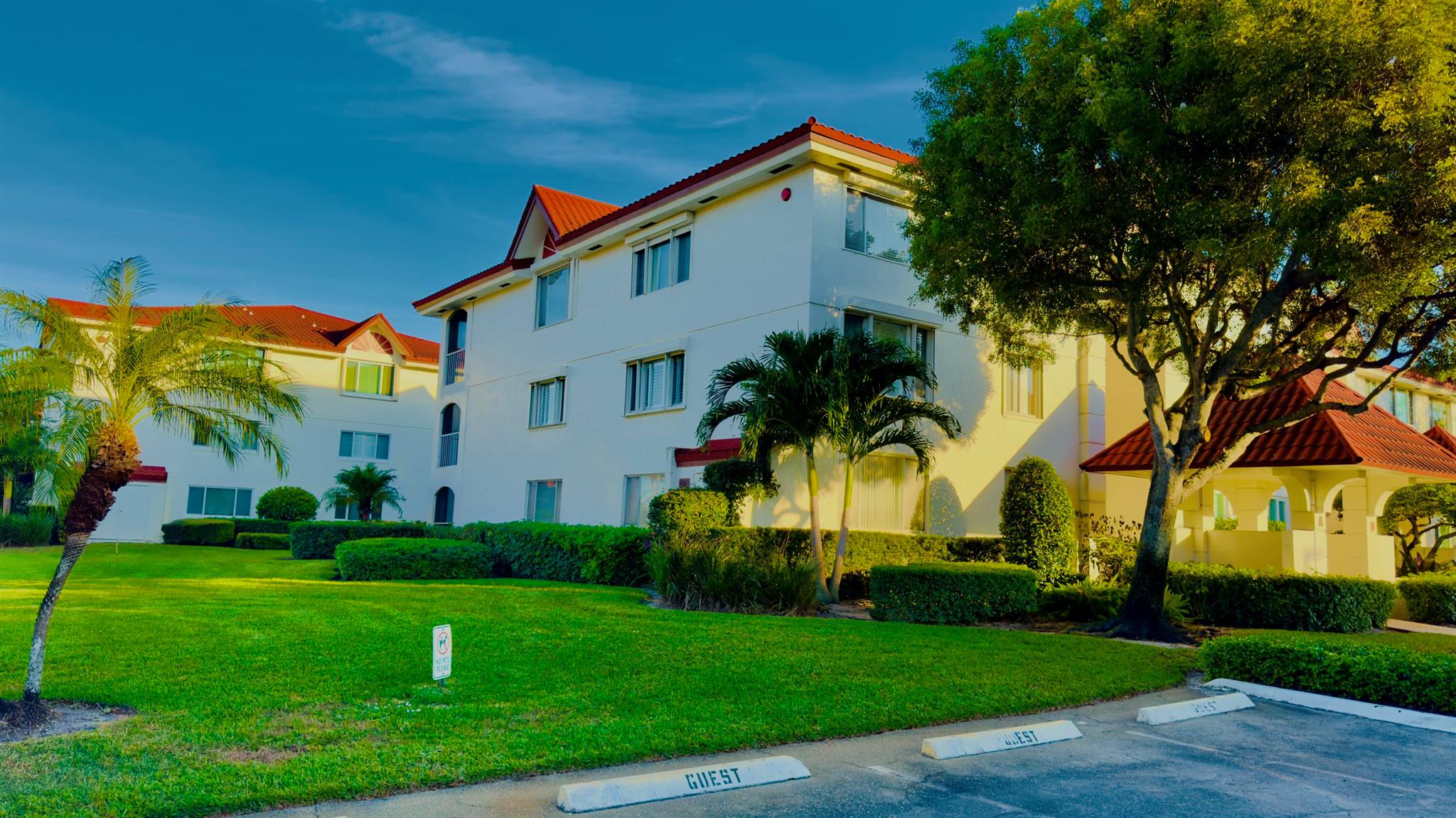 HALF MOON BAY CONDO - Residential Lease