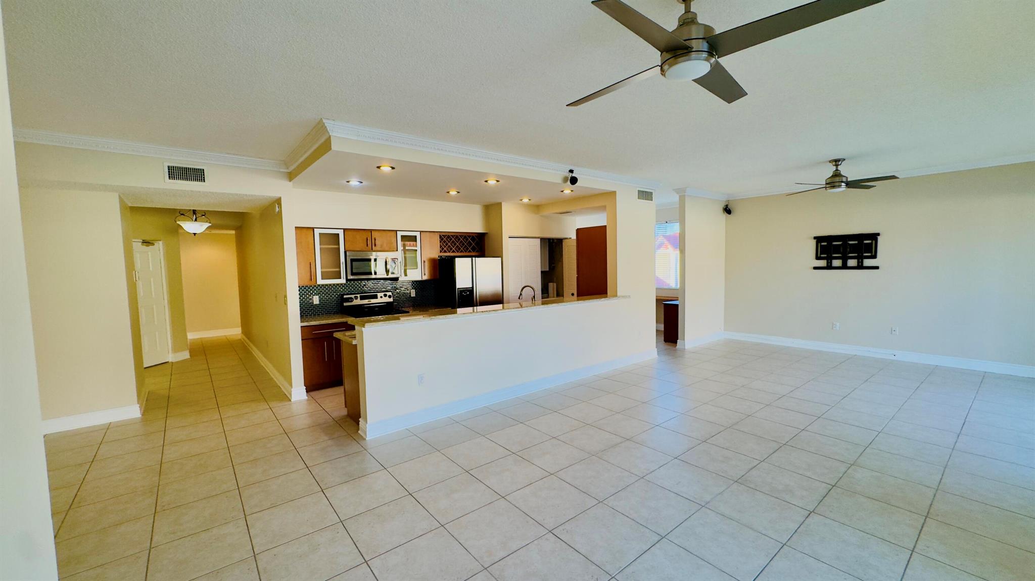 HALF MOON BAY CONDO - Residential Lease