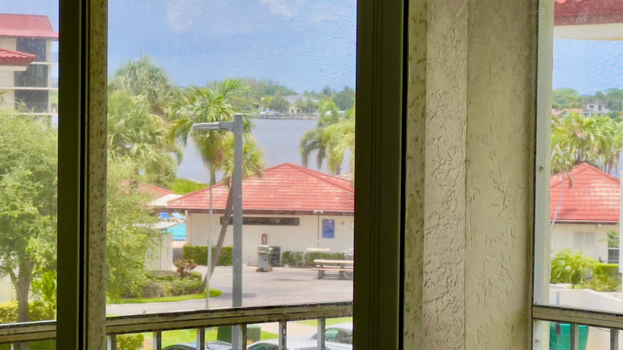 HALF MOON BAY CONDO - Residential Lease