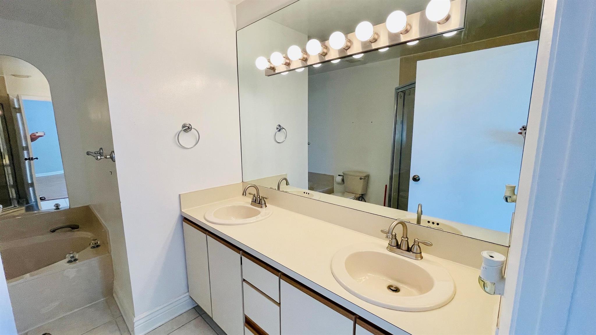 HALF MOON BAY CONDO - Residential Lease