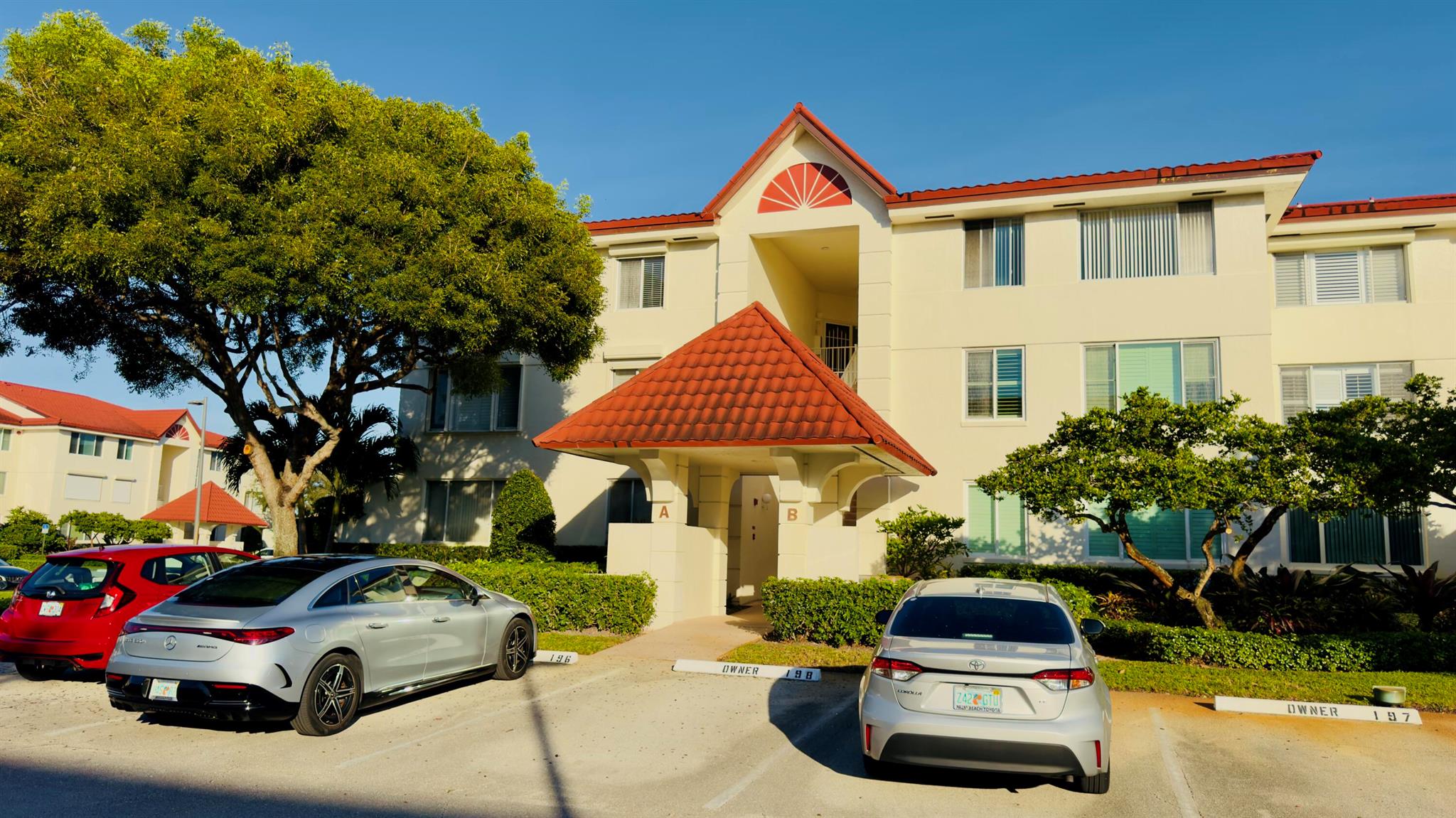 HALF MOON BAY CONDO - Residential Lease