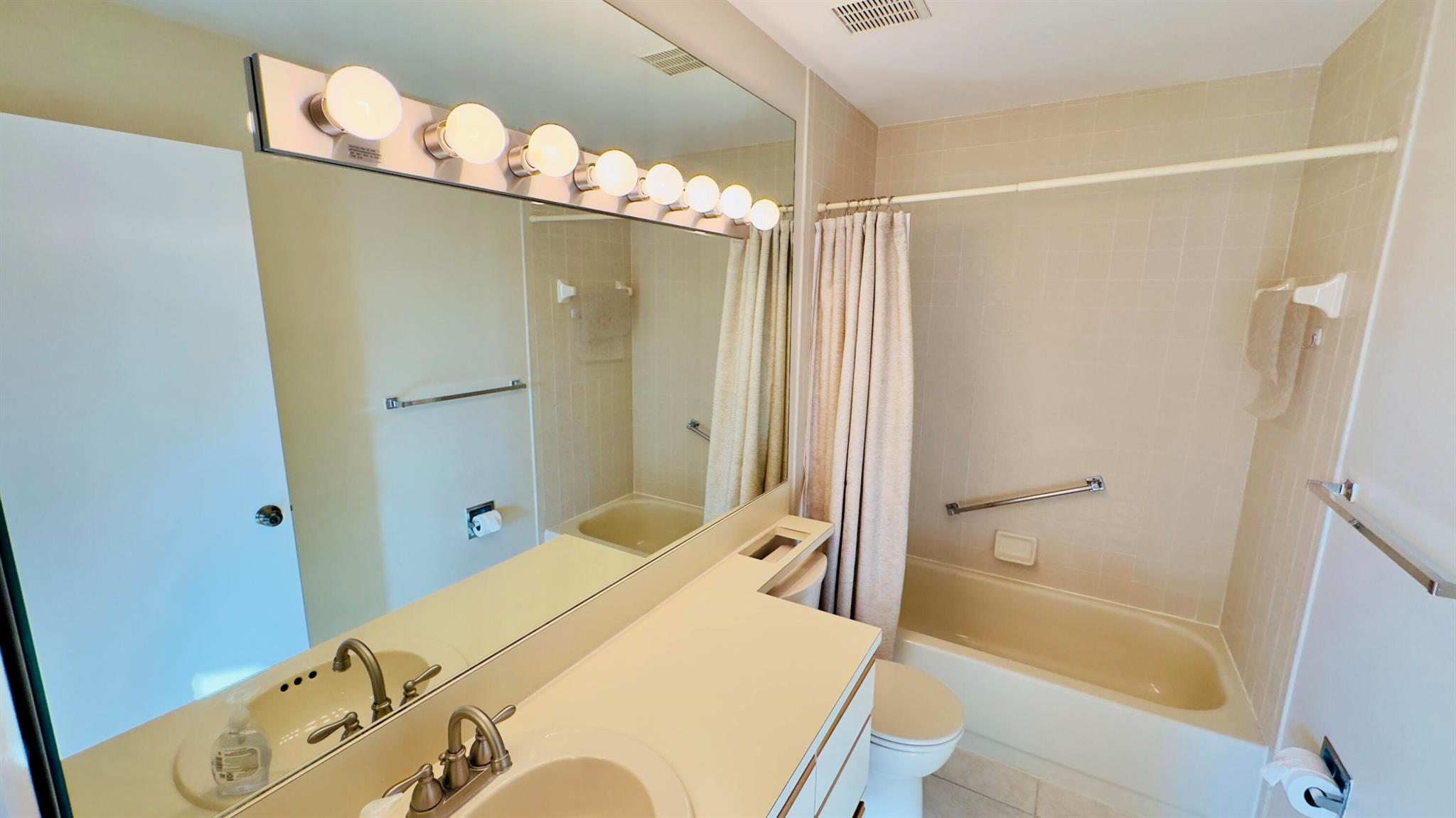 HALF MOON BAY CONDO - Residential Lease