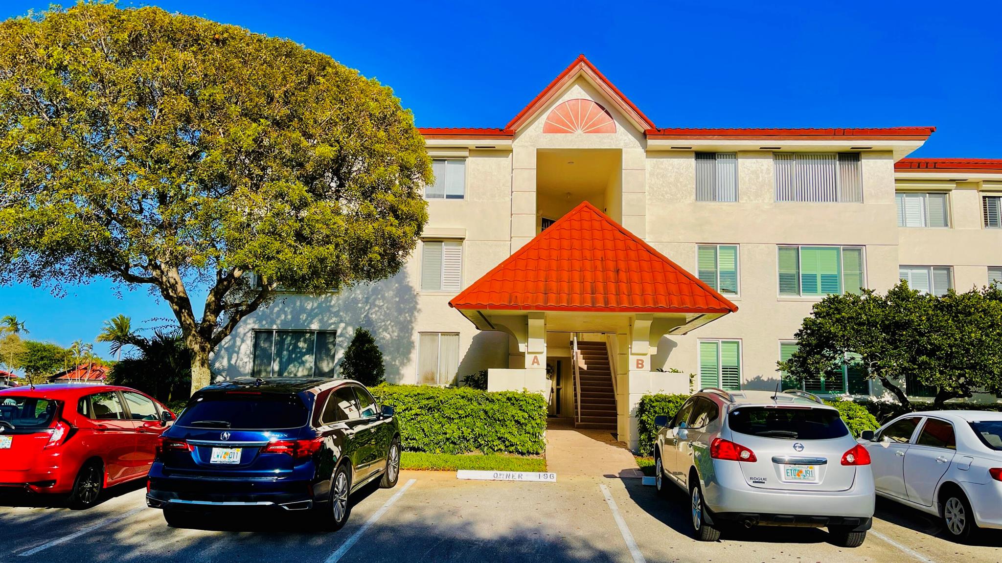 HALF MOON BAY CONDO - Residential Lease